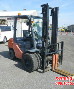 Xe nâng dầu 2.8 tấn Toyota 50-8FD28 số sàn lốp kép dịch giá đẹp|Diesel forklift 2.8 ton Mặt trước xe nâng dầu 2.8 tấn Komatsu 8FD28