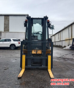 Xe nâng điện 2.5 tấn Komatsu FE25-1 sản xuất 2015 đẹp 300640 Mặt trước xe nâng điện 2.5 tấn 300640
