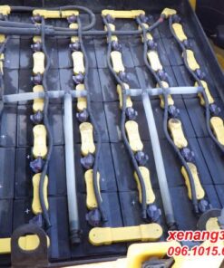 Xe nâng điện 2 tấn Komatsu FB20-12 sản xuất 2016 đẹp Bình ắc quy