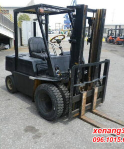 Xe nâng xăng 2 tấn Komatsu FG20-8 số sàn sản xuất 1985 lốp kép bền và khỏe Mặt trước xe nâng xăng 2 tấn Komatsu FG20-8-3890