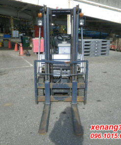 Xe nâng xăng 1 tấn Komatsu FG10L-15 số sàn đẹp giá rẻ Mặt trước xe nâng xăng 1 tấn Komatsu FG15L-15