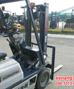 Xe nâng xăng 1 tấn Komatsu FG10L-15 số sàn đẹp giá rẻ Cabin xe nâng xăng 1 tấn Komatsu FG15L-15