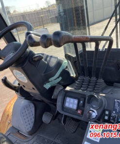 Xe nâng dầu 5 tấn Komatsu FH50-1 số tự động sản xuất 2013 tháp nâng 4m cực đẹp Cabin lái