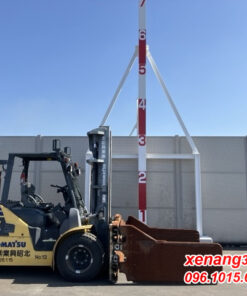 Xe nâng dầu 5 tấn Komatsu FH50-1 số tự động sản xuất 2013 tháp nâng 4m cực đẹp Mặt bên xe nâng đầu 5 tấn Komatsu FH50-1