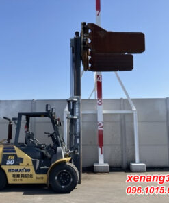 Xe nâng dầu 5 tấn Komatsu FH50-1 số tự động sản xuất 2013 tháp nâng 4m cực đẹp Chiều cao nâng 4m