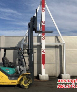 Xe nâng dầu 2.5 tấn Komatsu FD25C-16 gật gù số sàn|Diesel counterbalance Truck Mặt bên xe nâng dầu 2.5 tấn Komatsu FD25C-16-gat-gu