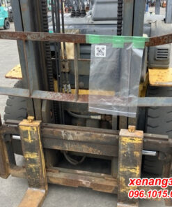 Xe nâng dầu 2.5 tấn Komatsu FD25T-16-731583 số tự động đẹp dịch giá|Diesel counterbalance Truck Dịch giá