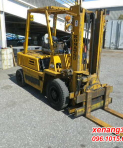Mặt trước xe nâng xăng 2 tấn Komatsu FG20-7 106573