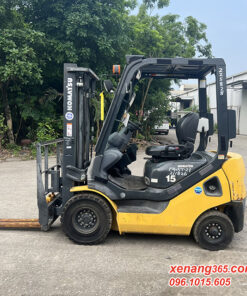 Mặt bên xe nâng xăng 1.5 tấn Komatsu FG15T-21