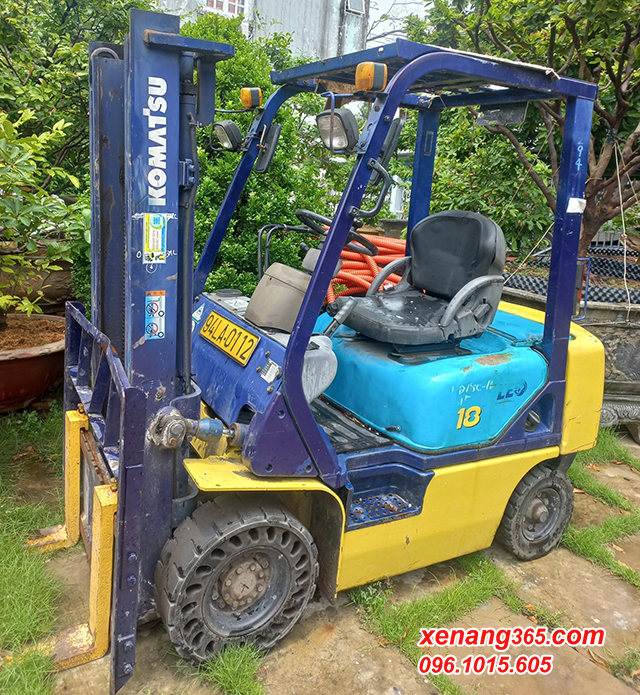 Thủ tục đăng kí biển số xe nâng như thế nào? Điều kiện để đăng kí biển số xe nâng là gì? Xe nâng có thể được sử dụng ở ngoài đường không? Đăng kí biển số xe nâng dầu
