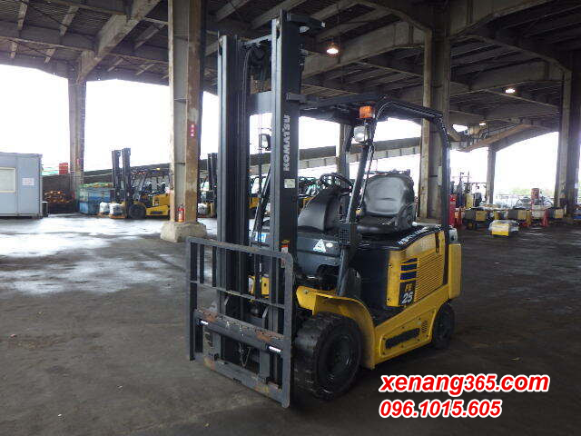 xe-nang-dien-2-5-tan-FE25-1-304721 (1) Mặt trước xe nâng điện 2.5 tấn 304721V