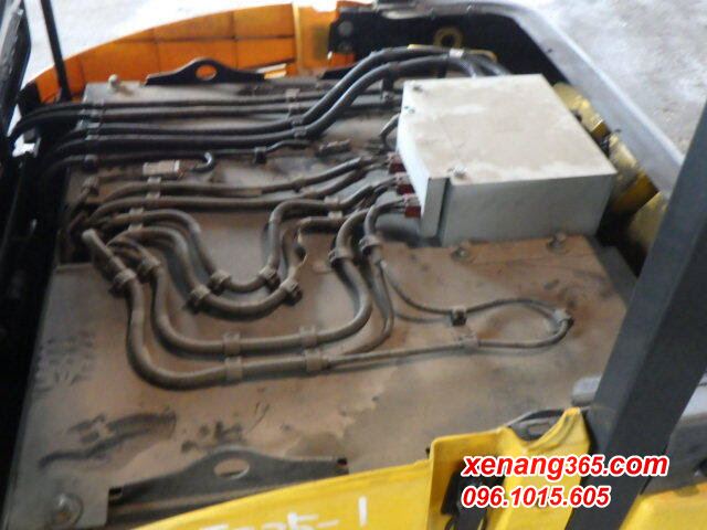 xe-nang-dien-2-5-tan-FE25-1-304721 (18) Bình ắc quy