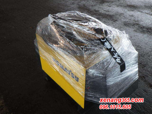 xe-nang-dien-2-5-tan-FE25-1-304721 (19) Sạc theo xe