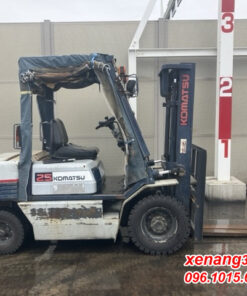 Mặt bên xe nâng dầu 2.5 tấn Komatsu FD25H-11-371856