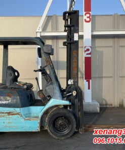 Xe nâng dầu 2.5 tấn Toyota 7FD25 – 24084 số sàn cao 4m|Diesel counterbalance Truck Mặt bên xe nâng dầu 2.5 tấn Toyota 7FD25-24084