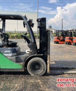 Mặt bên xe nâng dầu 2.5 tấn Toyota 8FDL25-71029