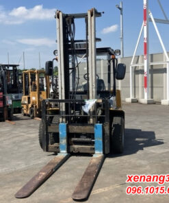 Xe nâng dầu 3.5 tấn Komatsu FD35-5-32425 số sàn lốp kép dịch giá|Diesel counterbalance Truck Mặt trước xe nâng dầu 3.5 tấn Komatsu FD35-5-32425