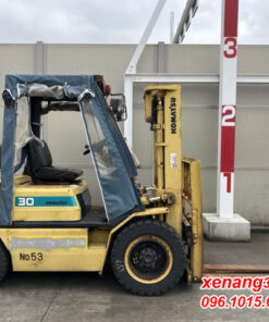 Xe nâng dầu 3 tấn Komatsu FD30-11-456985 số sàn Dịch giá|Diesel counterbalance Truck Mặt bên xe nâng dầu 3 tấn Komatsu FD30-11-456985