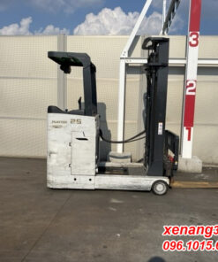 Mặt bên xe nâng điện đứng lái 2.5 tấn Nichiyu FBR25-80C-400SF