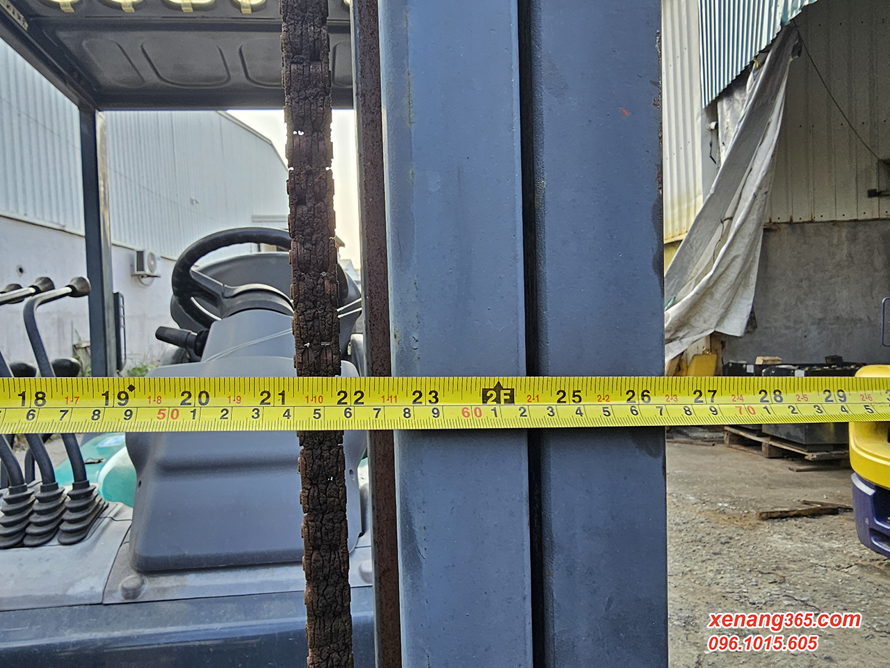 Bảng đo kích thước xe nâng dầu 2.5 tấn Komatsu FD25C-16, FD25T-16 gật gù, lốp kép Kích thước chiều rộng bao ngoài tháp nâng xe nâng dầu 2.5 tấn Komatsu FD25C-16-