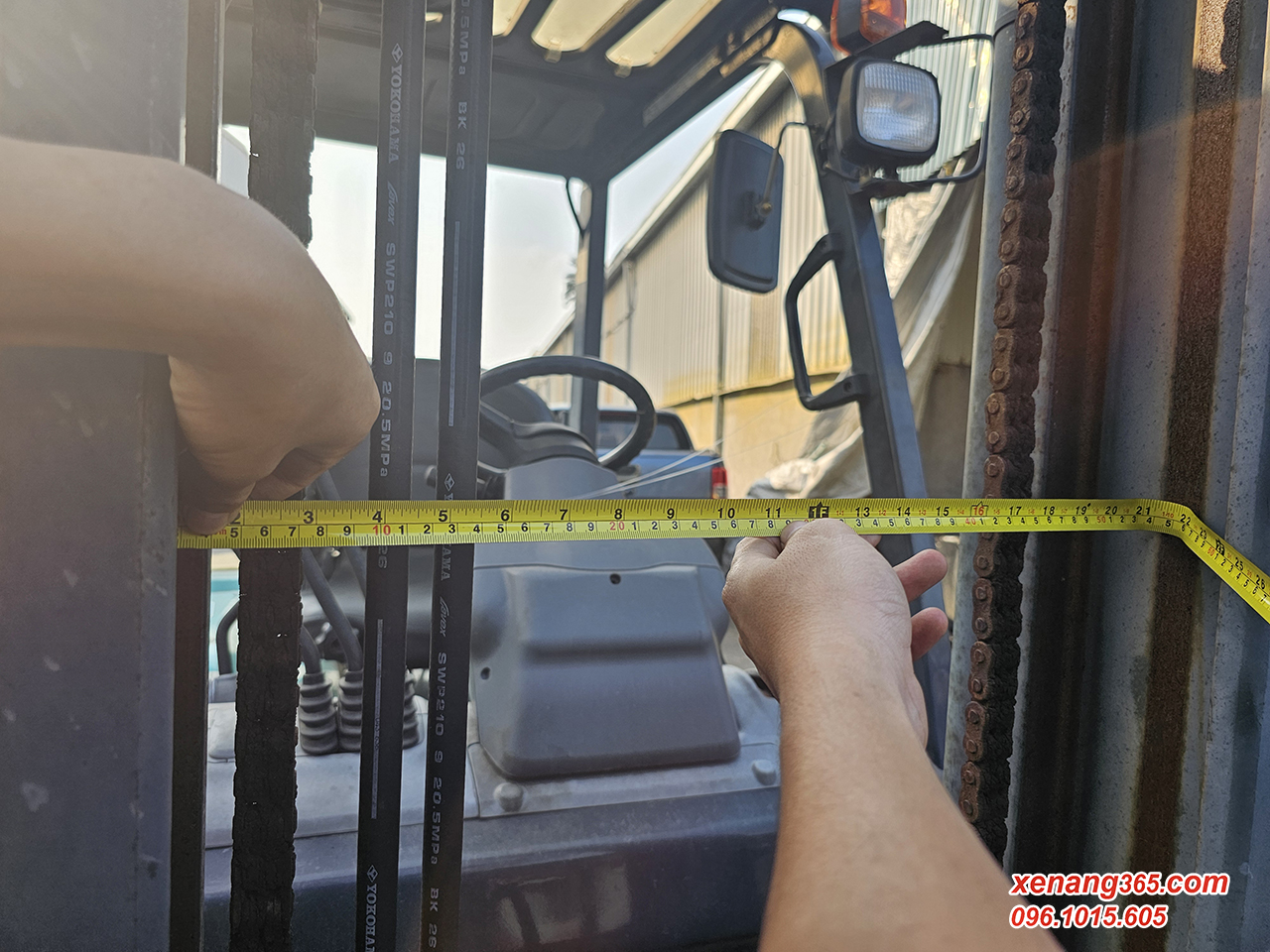 Bảng đo kích thước xe nâng dầu 2.5 tấn Komatsu FD25C-16, FD25T-16 gật gù, lốp kép Kích thước khe rộng lắp giá đỡ xe nâng dầu 2.5 tấn Komatsu FD25C-16.