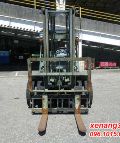 Xe nâng dầu 3.5 tấn Komatsu FD35-5 gật gù số sàn lốp kép cao 4m|Diesel counterbalance Truck Mặt trước xe nâng dầu 3.5 tấn Komatsu FD35-5 gật gù