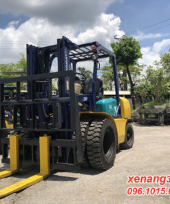 Xe nâng dầu 3.5 tấn Komatsu FD35W-7-100344 gật gù lốp kép cao 4m|Diesel counterbalance Truck Mặt trước xe nâng dầu 3.5 tấn Komatsu FD35W- 100344
