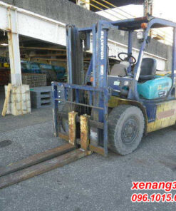 Mặt trước xe nâng dầu 3.5 tấn Komatsu FD35W- 104767