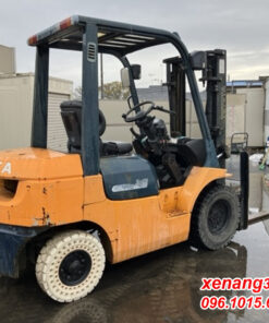 Xe nâng dầu 2 tấn Toyota 60-7FD20 25079 số sàn nhập khẩu nhật Bản chất lượng cao Mặt sau xe nâng dầu 2 tấn Toyota 7FD20-25079