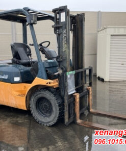 Xe nâng dầu 2 tấn Toyota 60-7FD20 25079 số sàn nhập khẩu nhật Bản chất lượng cao Mặt trước xe nâng dầu 2 tấn Toyota 7FD20-25079