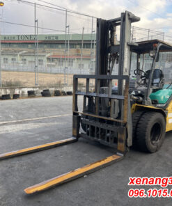 Xe nâng dầu 4 tấn Komatsu FD40T-10 137508 số tự động gật gù nhập khẩu Nhật Xe nâng dầu 4 tấn Komatsu FD40T-10 137508