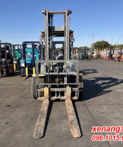 Xe nâng dầu 2.5 tấn Komatsu FD25C-16 731583 số sàn gật gù lốp kép cao 4m nhập khẩu Nhật Mặt trước xe nâng dầu 2.5 tấn Komatsu FD25C-16