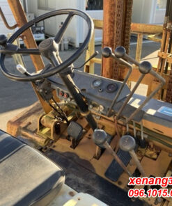 xe nang dau 4 tan Komatsu FD40 4 so san gat gu 10