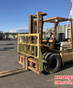 Mặt trước xe nâng dầu 4 tấn Komatsu FD40-4 127342