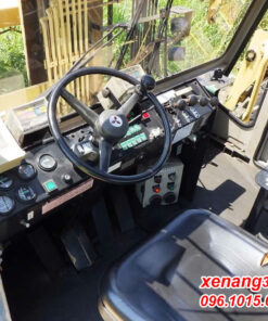 Mặt trước xe nâng dầu 28 tấn Mitsubishi FD280