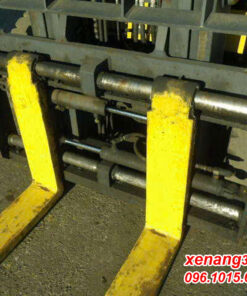 Xe nâng dầu 4.5 tấn Komatsu FH45-1 số tự động cao 4m 2014 dịch càng Dịch càng xe nâng dầu 4.5 tấn Komatsu FH45-2014