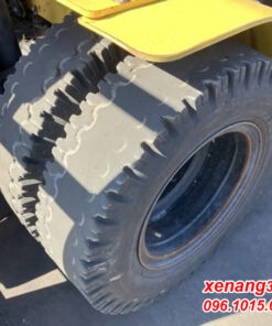 Xe nâng dầu 4.5 tấn Komatsu FH45-2 số tự động cao 3.5m 2017 Gật gù Lốp trước