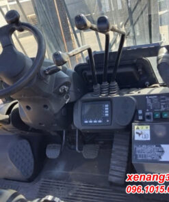 Xe nâng dầu 4.5 tấn Komatsu FH45-2 số tự động cao 3.5m 2017 Gật gù cabin lái