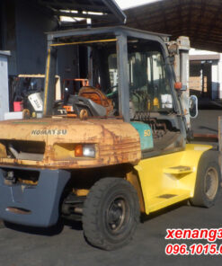 Xe nâng dầu 5 tấn Komatsu FD50-8 số tự động cao dịch càng nhập khẩu Mặt sau xe nâng dầu 5 tấn Komatsu FD50-8