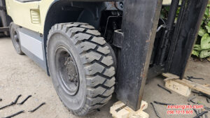 Phục chế tạo rãnh lốp xe nâng mòn