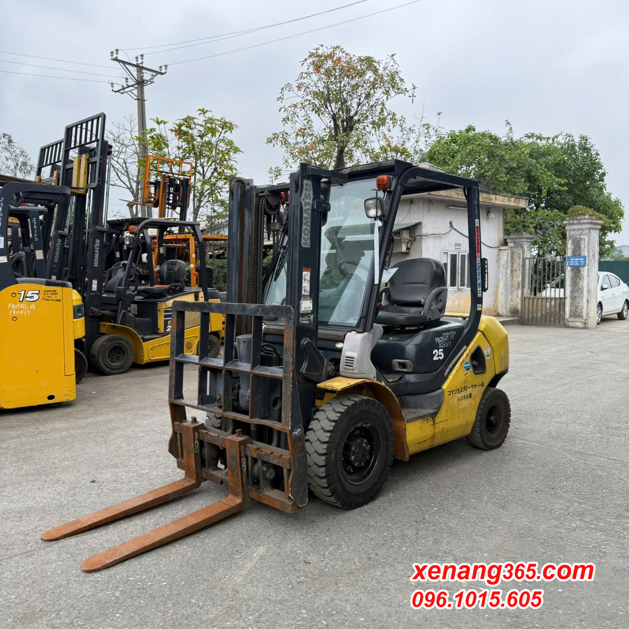 xe-nang-dau-2-5-tan-Komatsu-FD25HT-17-325319 (1) xe nâng dầu 2.5 tấn komatsu FD25HT-17