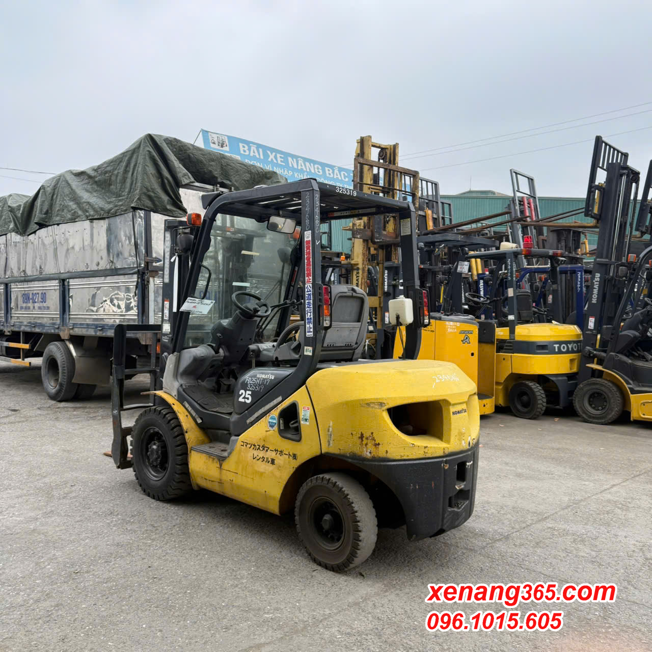 xe-nang-dau-2-5-tan-Komatsu-FD25HT-17-325319 (4) Mặt sau xe nâng dầu 2.5 tấn komatsu FD25HT-17