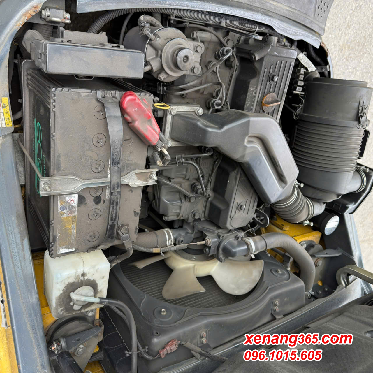 Động cơ xe nâng dầu 2.5 tấn komatsu FD25HT-17