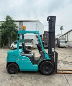 Mặt bên xe nâng dầu 2.5 tấn Mitsubishi FD25T-F18C-51151