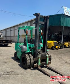 Mặt trước xe nâng dầu 2.5 tấn Mitsubishi FDE25T-70833