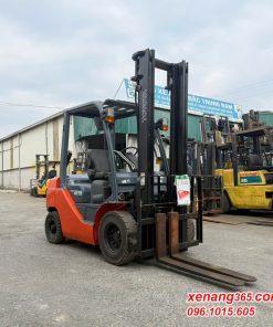 Mặt trước xe nâng dầu 2.5 tấn Toyota 8FD25-31536