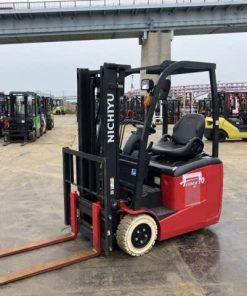 Mặt trước xe nâng điện ngồi lái 1 tấn xe-nang-ngoi-lai-1-tan-Nichiyu-FBT10PN-80-300SF