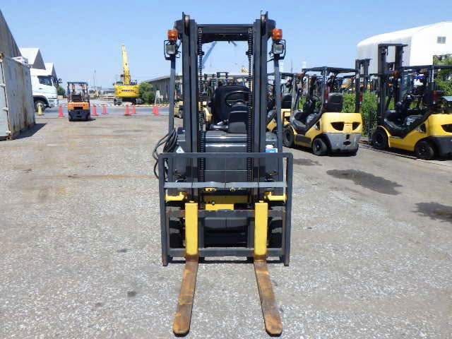Mặt trước xe nâng điện ngồi lái 1 tấn xe-nang-ngoi-lai-1-tan-Komatsu-FB10M-12