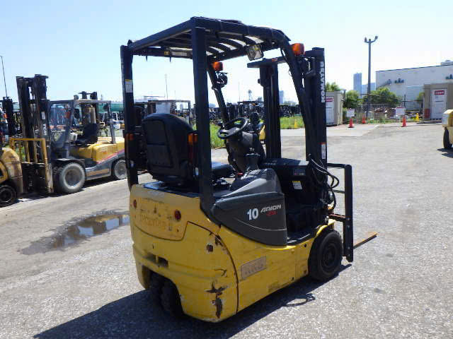 Mặt sau xe nâng điện ngồi lái 1 tấn xe-nang-ngoi-lai-1-tan-Komatsu-FB10M-12