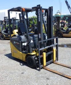 Mặt trước xe nâng điện ngồi lái 1 tấn xe-nang-ngoi-lai-1-tan-Komatsu-FB10M-12